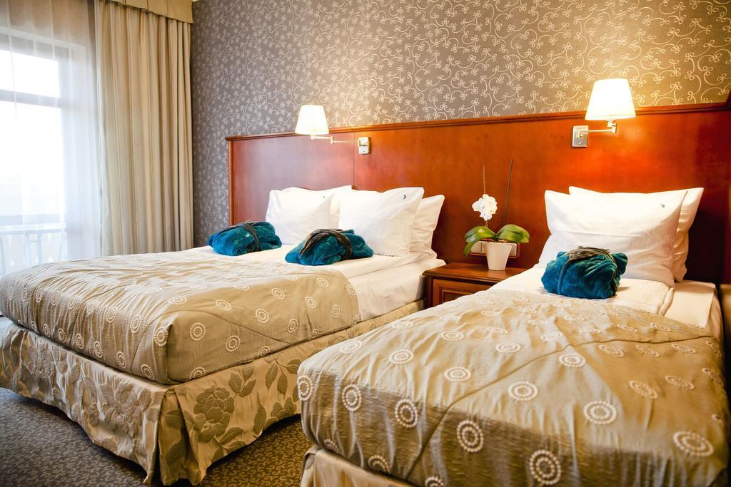 Hotel&Spa Stary Dziwnow Basen Swimming Pool الغرفة الصورة