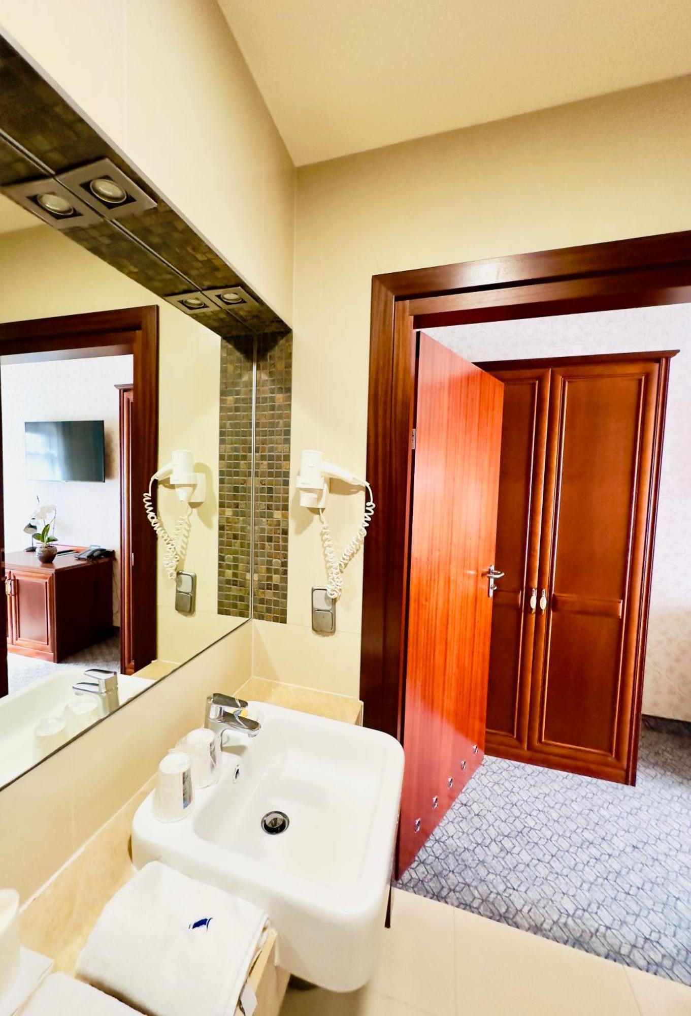 Hotel&Spa Stary Dziwnow Basen Swimming Pool المظهر الخارجي الصورة